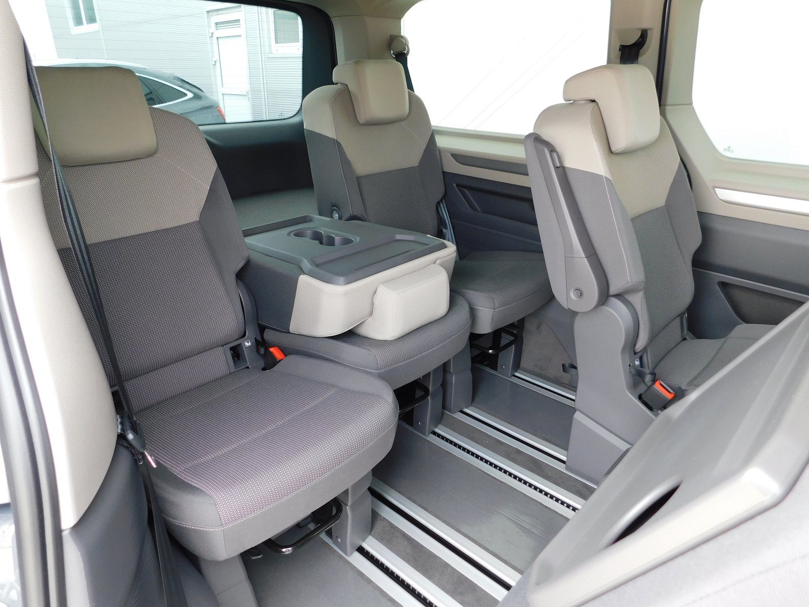 2025 Volkswagen Multivan — fotografija 14