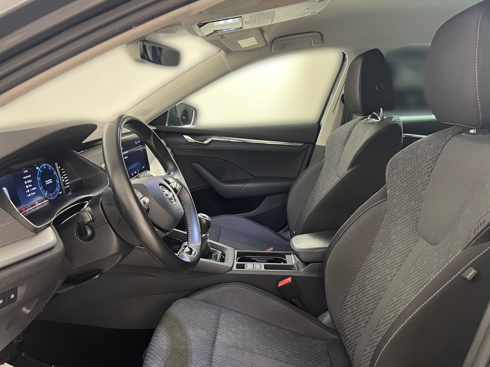 2022 Škoda Octavia Combi — fotografija 13