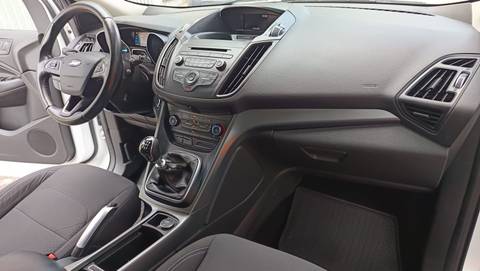 2017 Ford Kuga — sličica 11