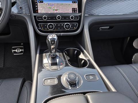 2020 Bentley Bentayga — sličica 17