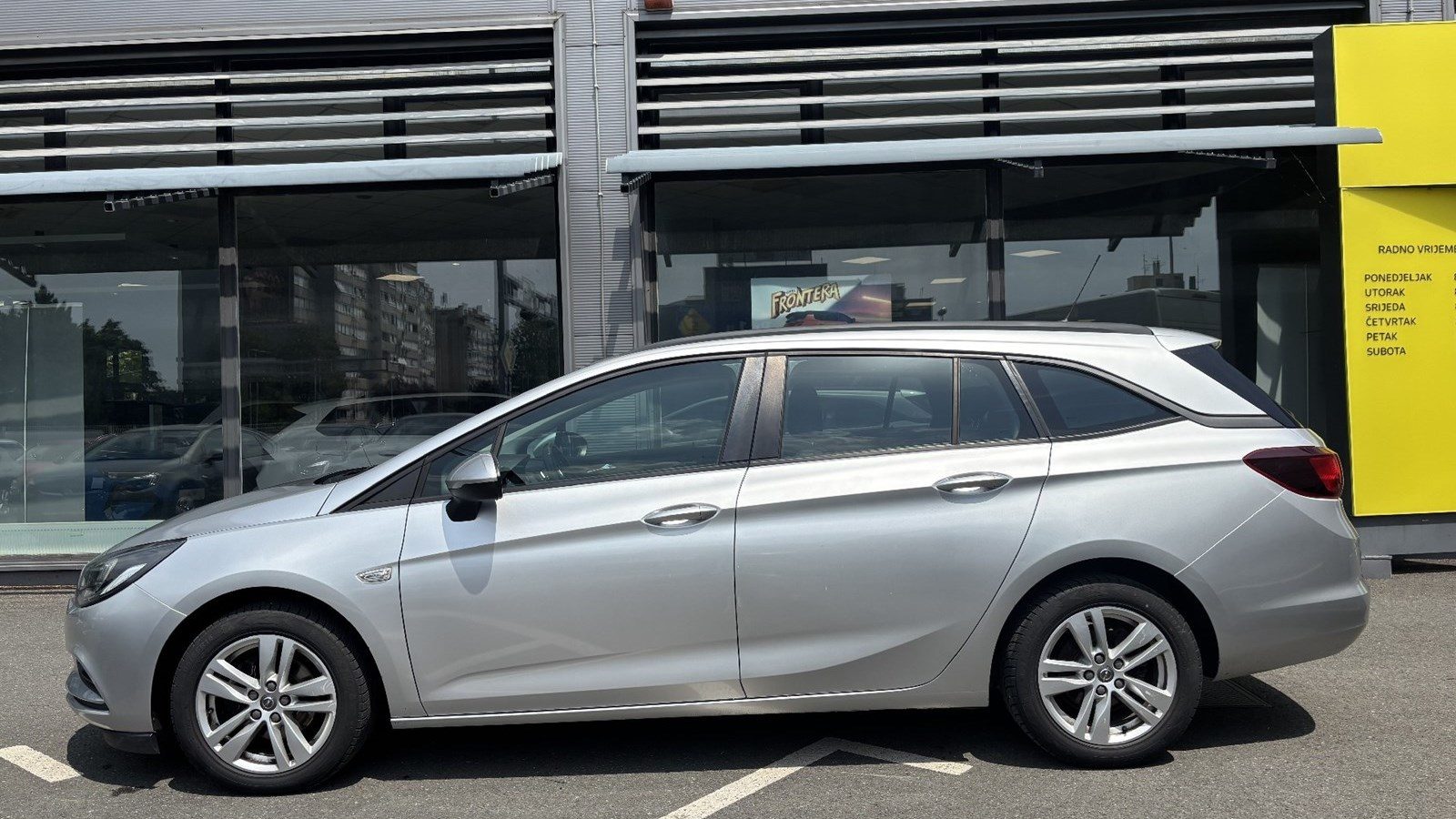 2019 Opel Astra Sports Tourer — fotografija 7