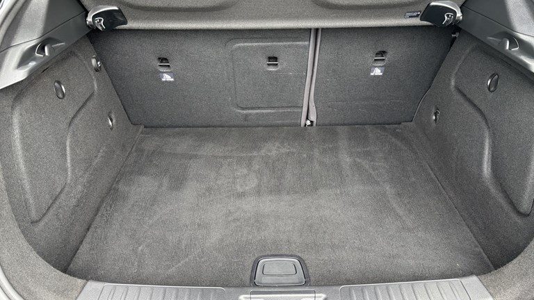 2017 Infiniti Q30 — fotografija 21