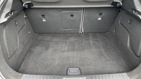 2017 Infiniti Q30 — sličica 21