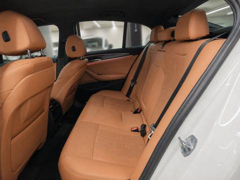 2021 BMW Serija 5 — sličica 22