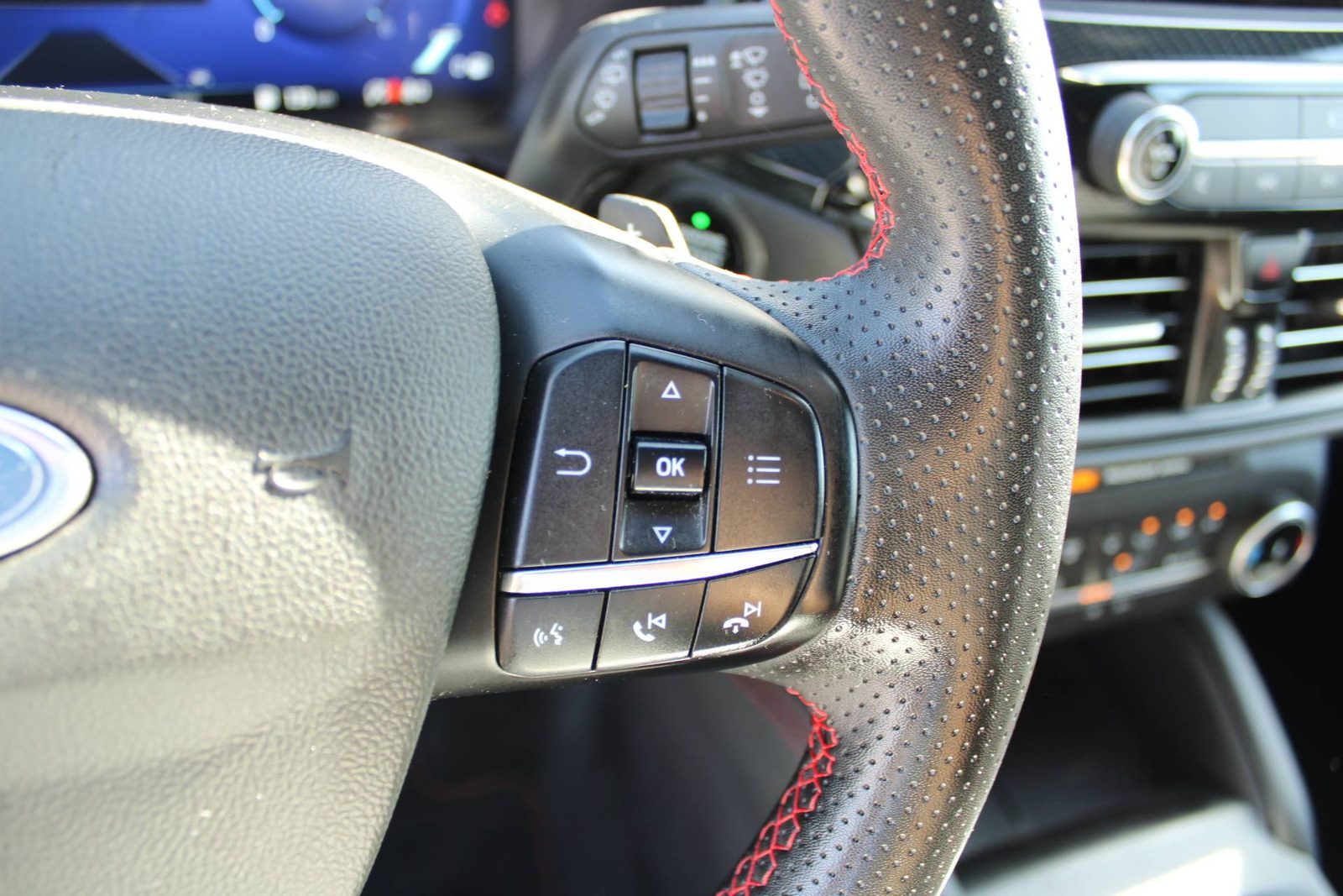 2023 Ford Kuga — fotografija 18
