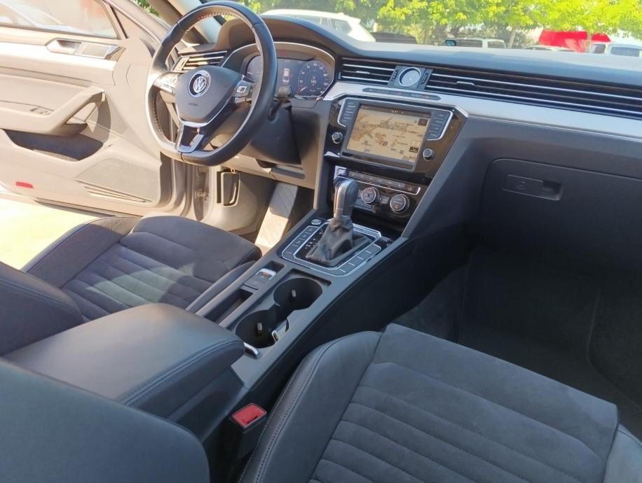 2018 Volkswagen Passat — fotografija 3