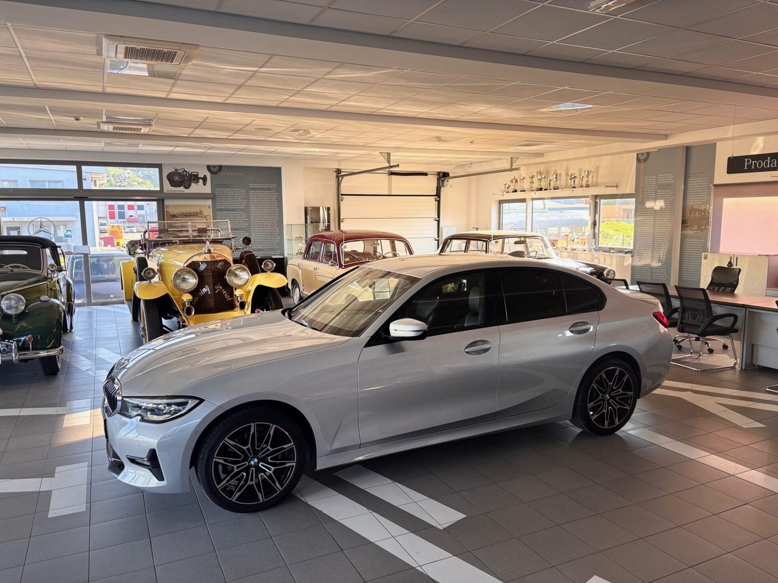 2020 BMW Serija 3 Sport Line — fotografija 11