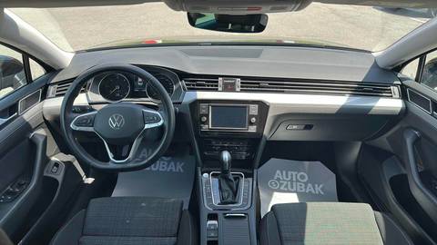 2022 Volkswagen Passat — sličica 11