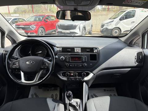 2014 Kia Rio — sličica 10