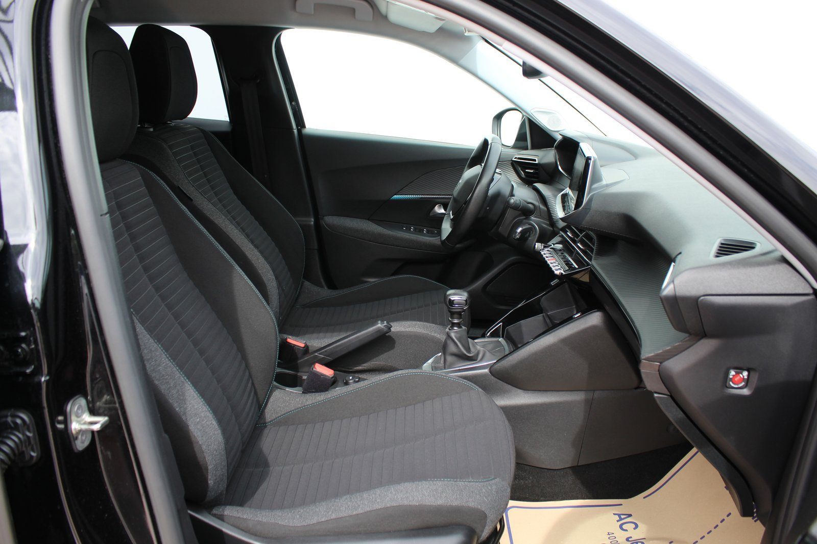2022 Peugeot 2008 — fotografija 12