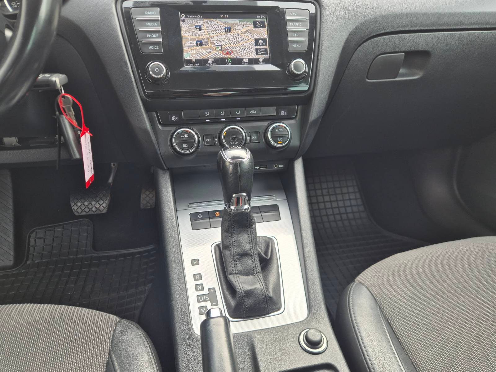 2014 Škoda Octavia — fotografija 19