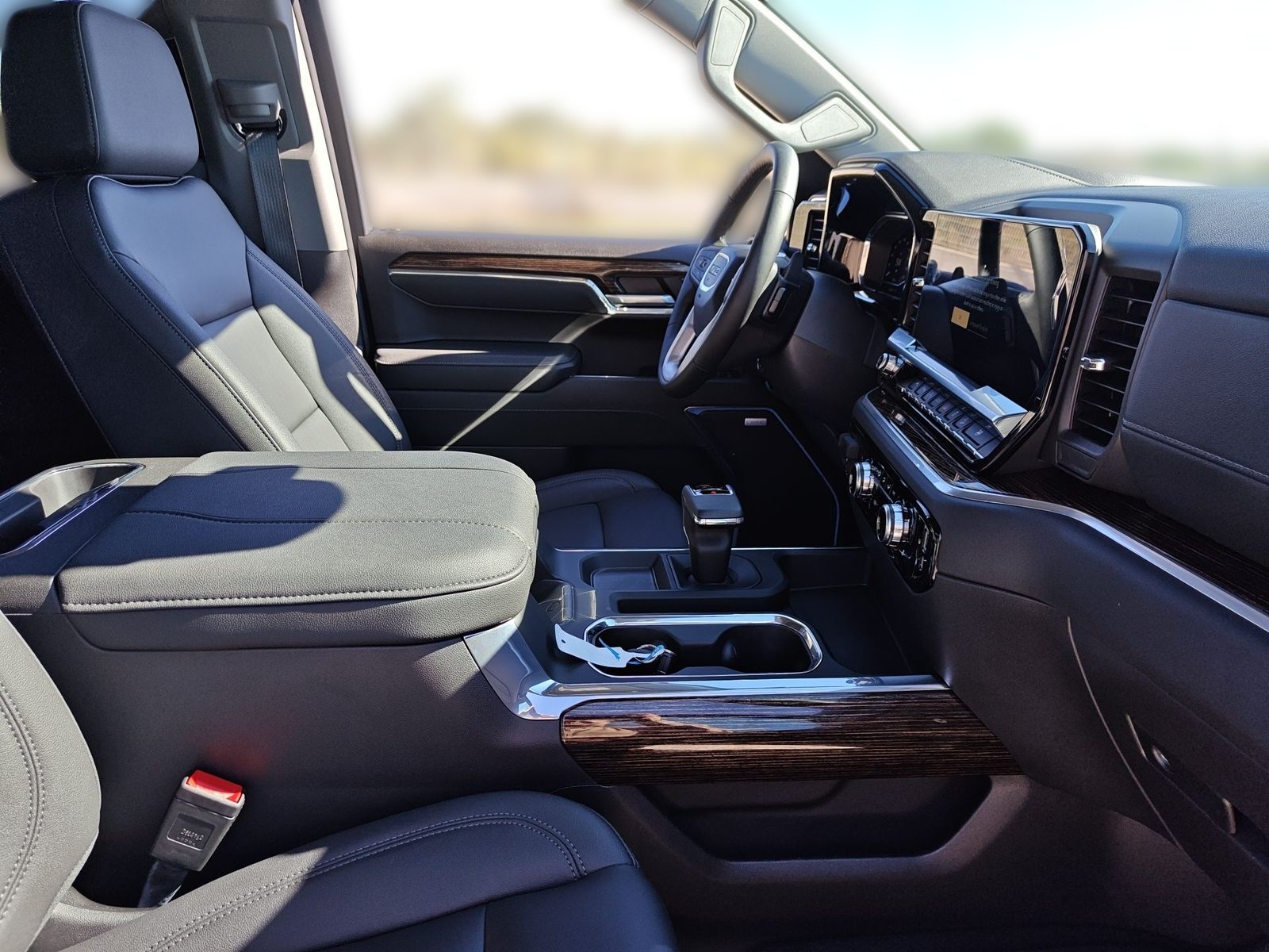 2025 GMC Sierra — fotografija 23