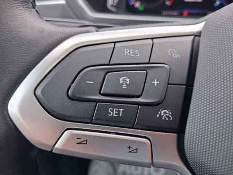 2021 Volkswagen Tiguan — sličica 28