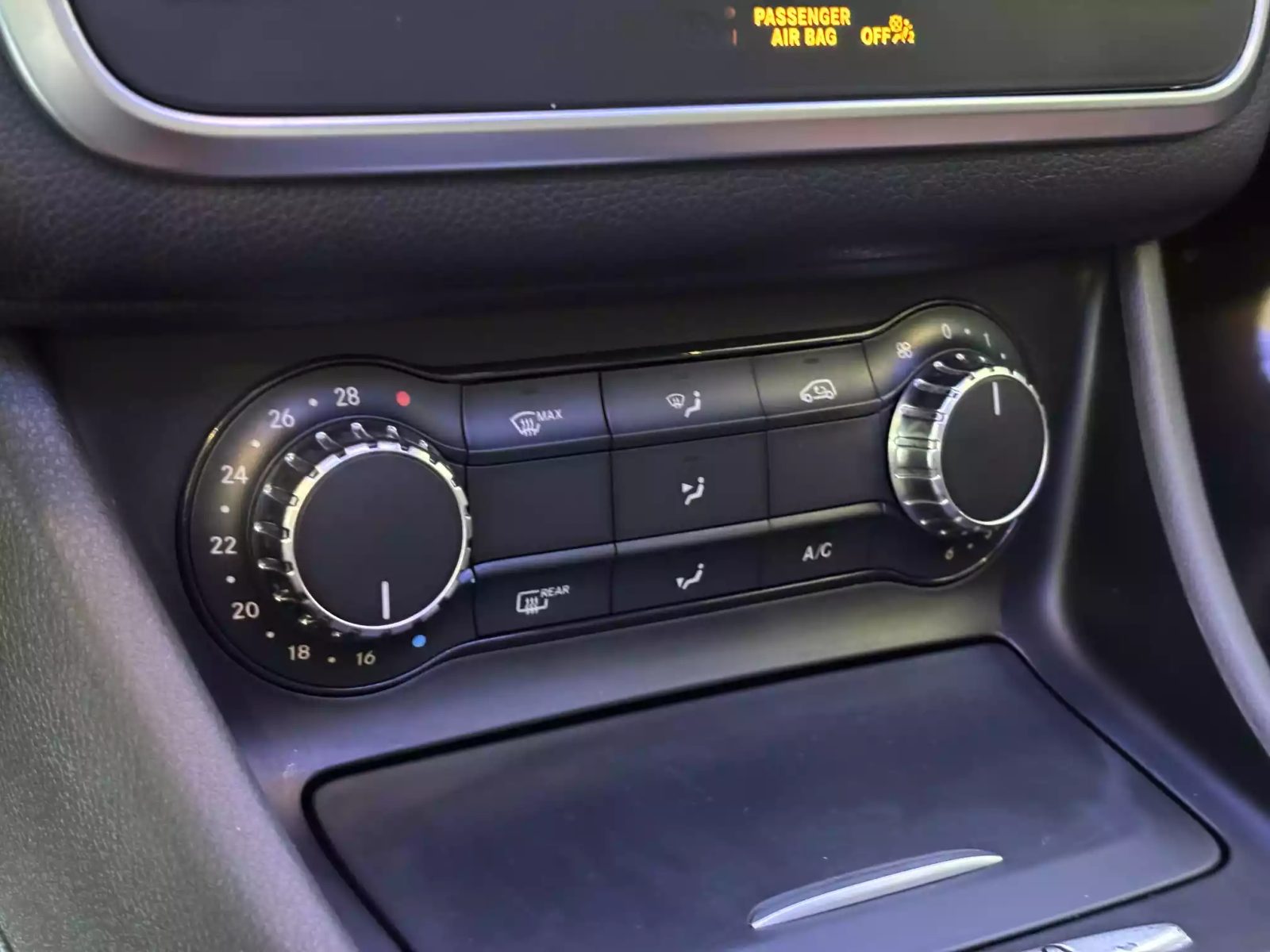 2015 Mercedes-Benz GLA — fotografija 27