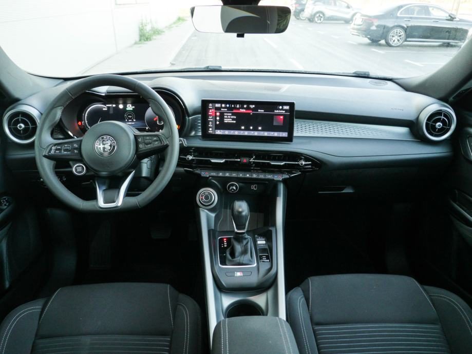 2023 Alfa Romeo Tonale — fotografija 18