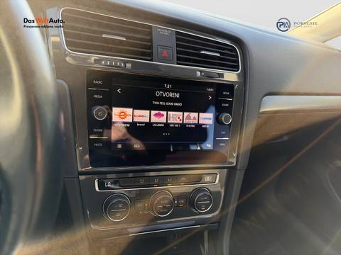 2019 Volkswagen Golf — sličica 17