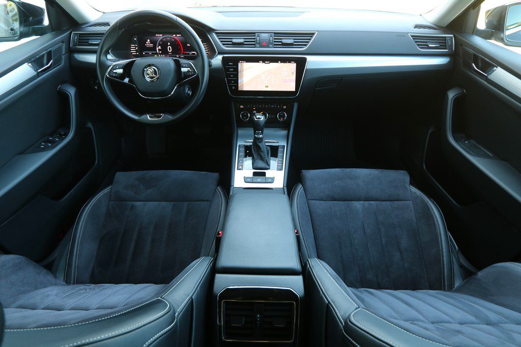 2022 Škoda Superb — fotografija 5