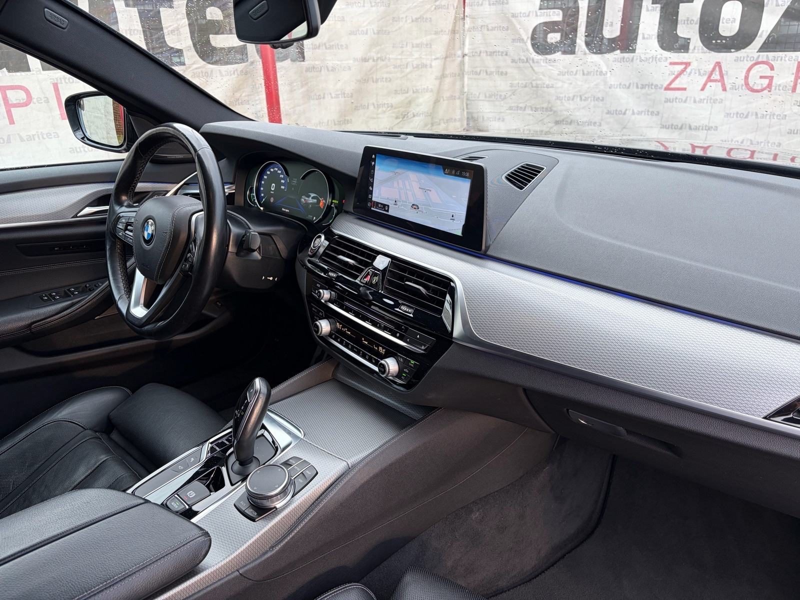2019 BMW Serija 5 — fotografija 16