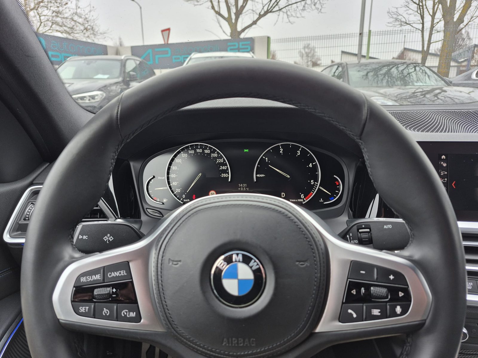 2019 BMW Serija 3 — fotografija 17