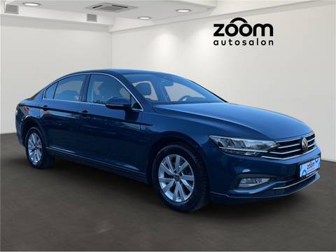 2021 Volkswagen Passat — sličica 2