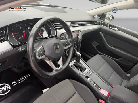 2020 Volkswagen Passat — sličica 11