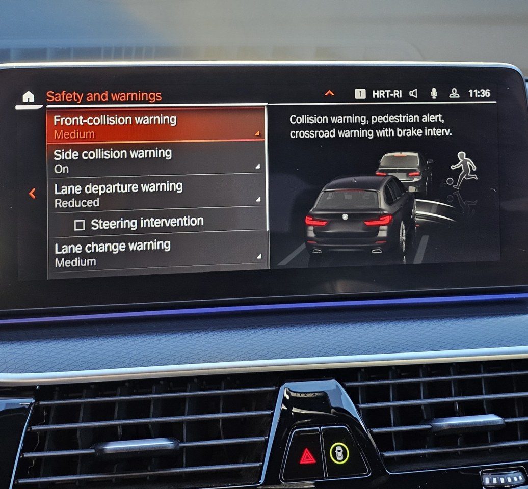 2021 BMW Serija 5 — fotografija 15