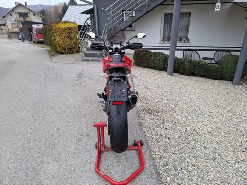 2015 Ducati HYPERMOTORAD 821