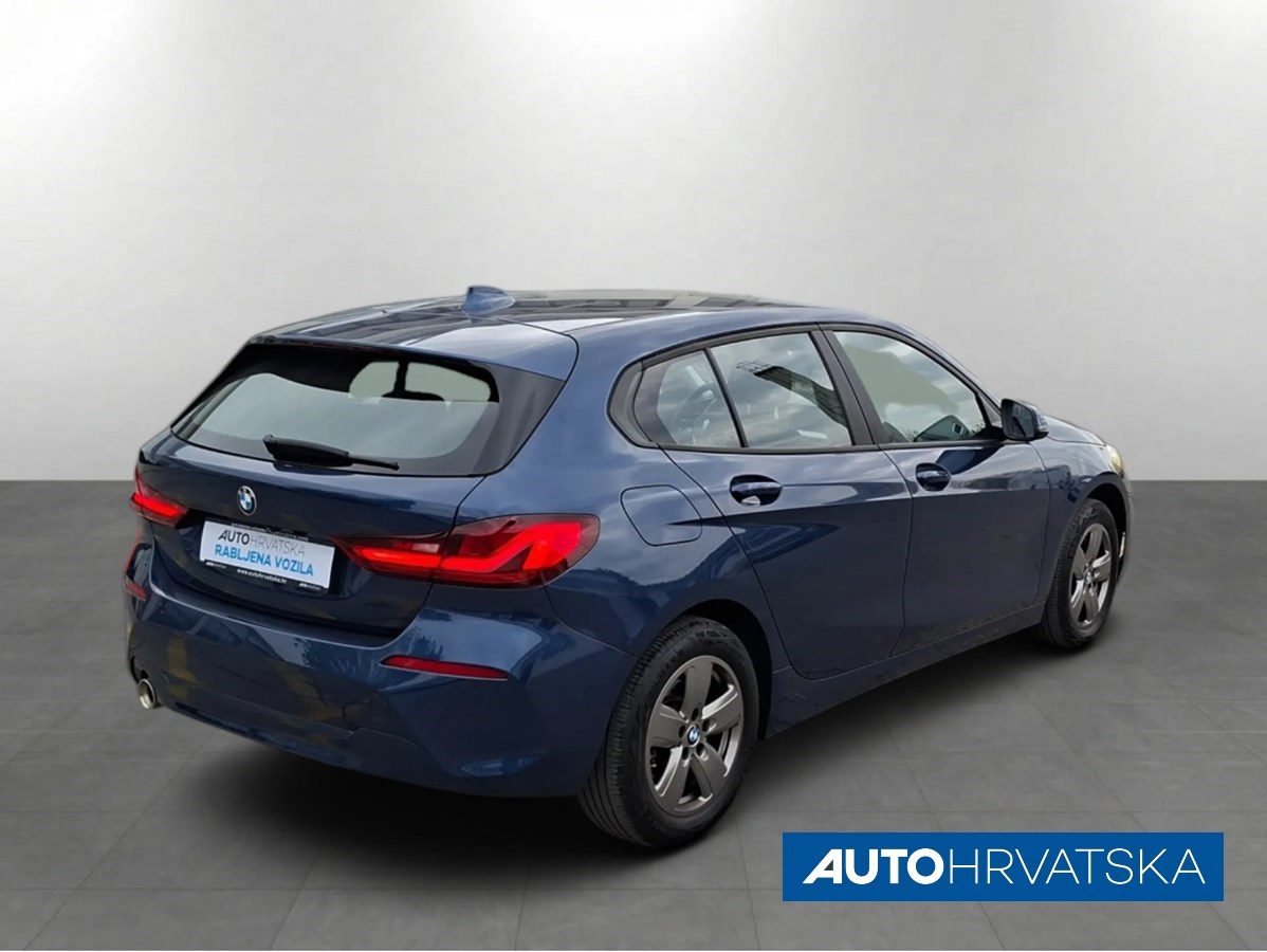 2021 BMW Serija 1 — fotografija 7