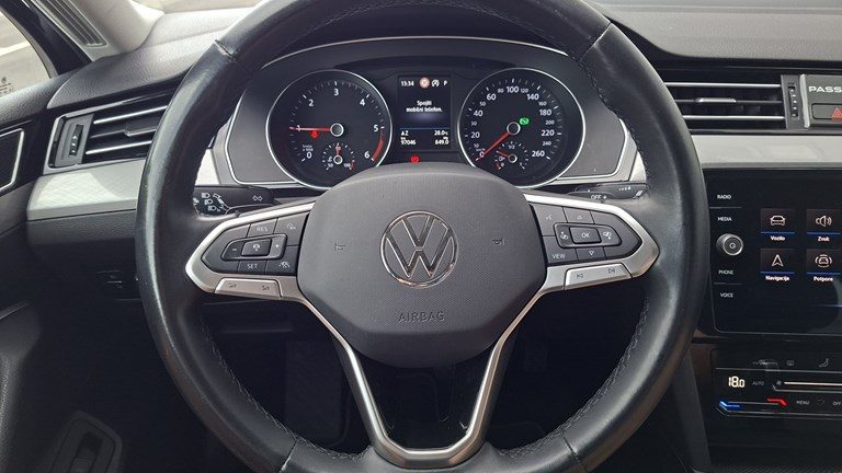 2021 Volkswagen Passat — fotografija 20