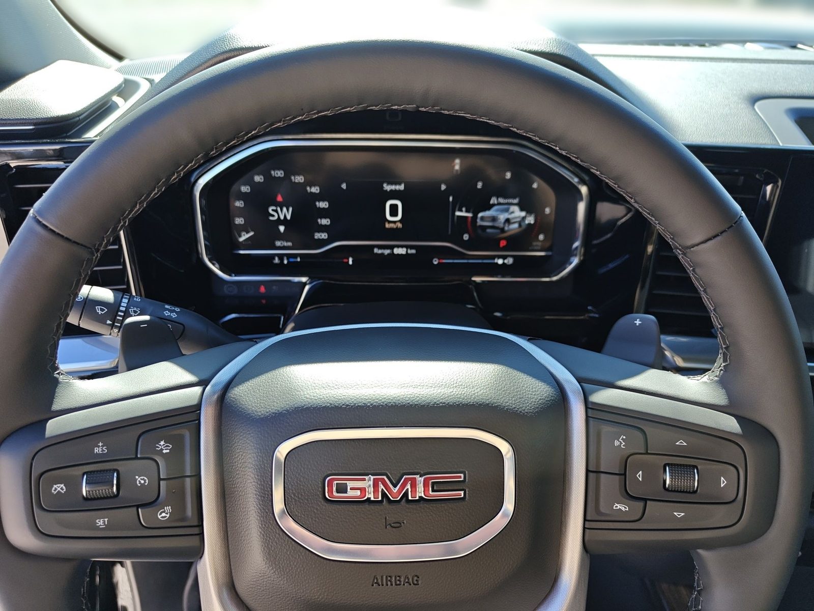2025 GMC Sierra — fotografija 17