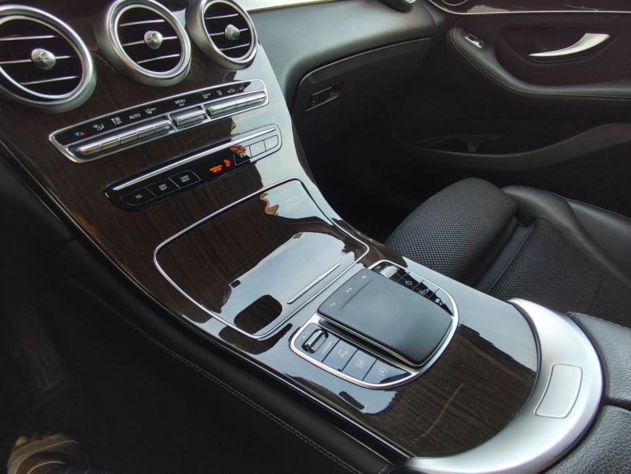 2020 Mercedes-Benz GLC — fotografija 26
