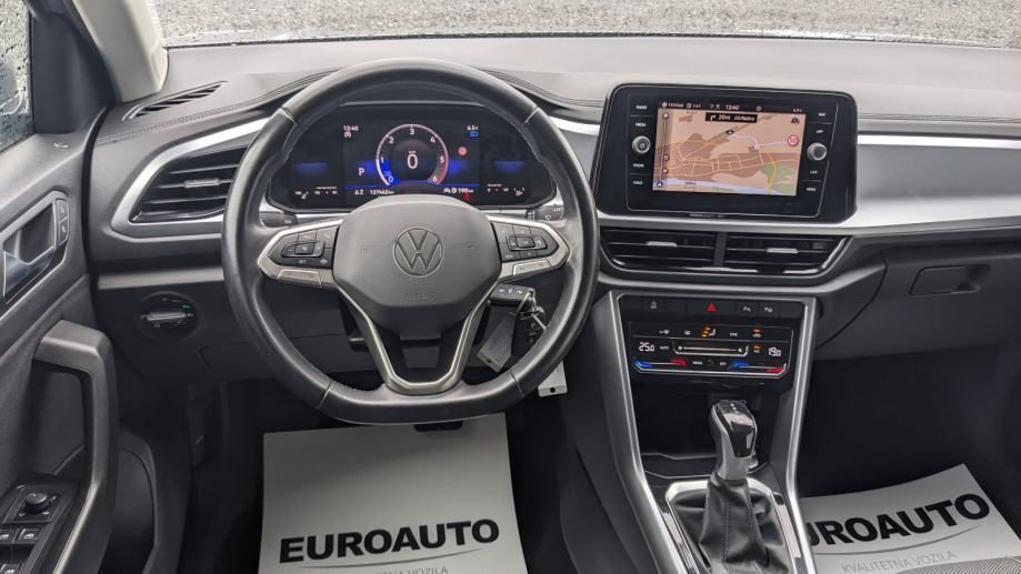 2022 Volkswagen T-Roc — fotografija 10