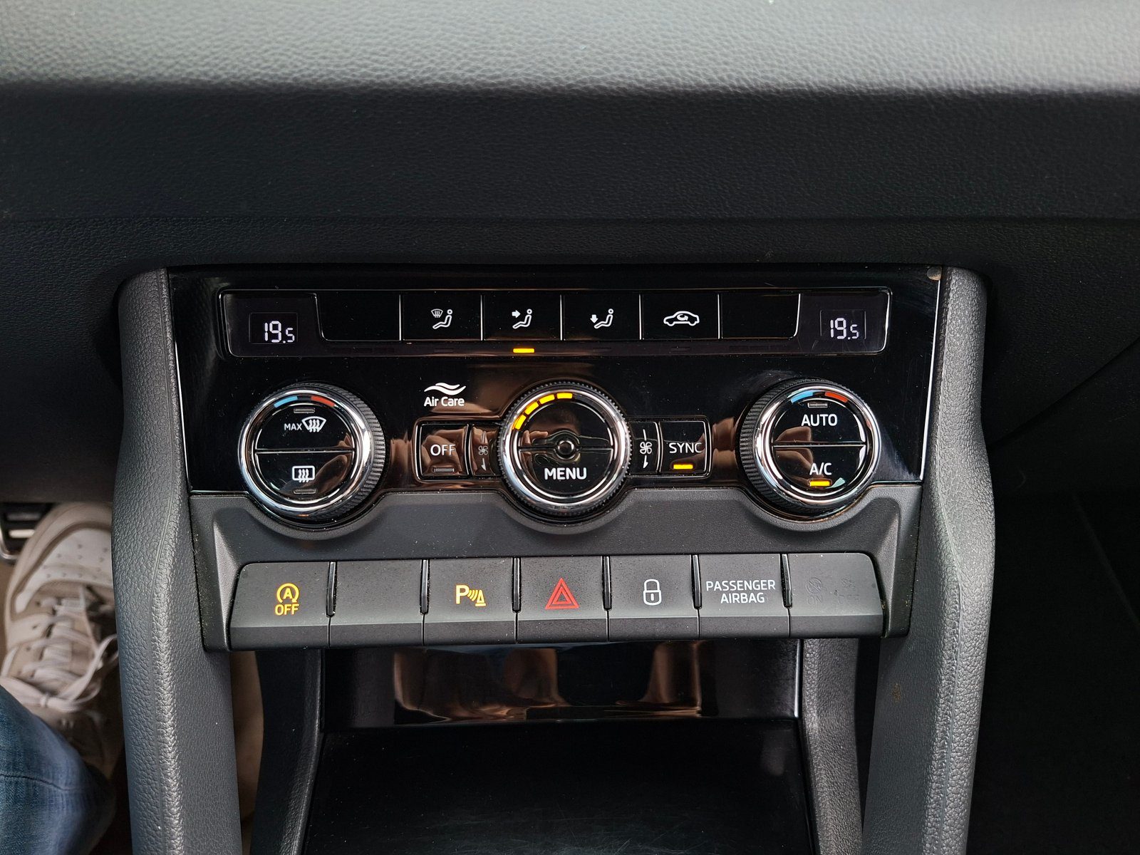 2023 Škoda Karoq — fotografija 16