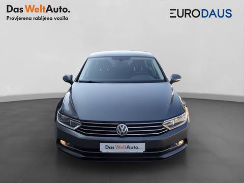 2017 Volkswagen Passat — sličica 2