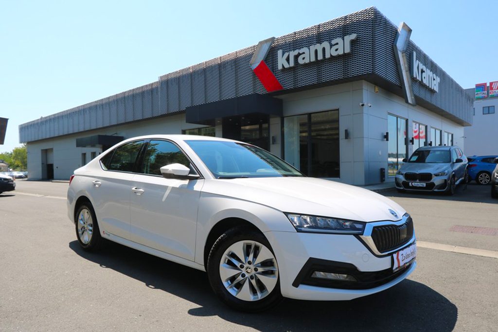 2022 Škoda Octavia — fotografija 12
