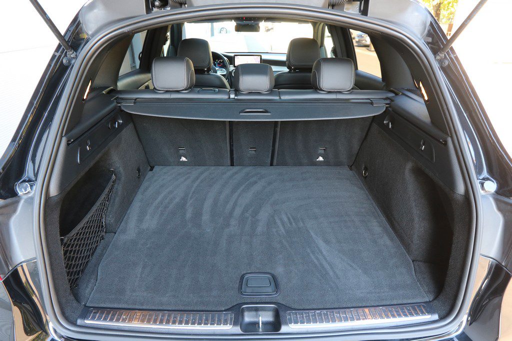 2022 Mercedes-Benz GLC AMG Line — fotografija 12