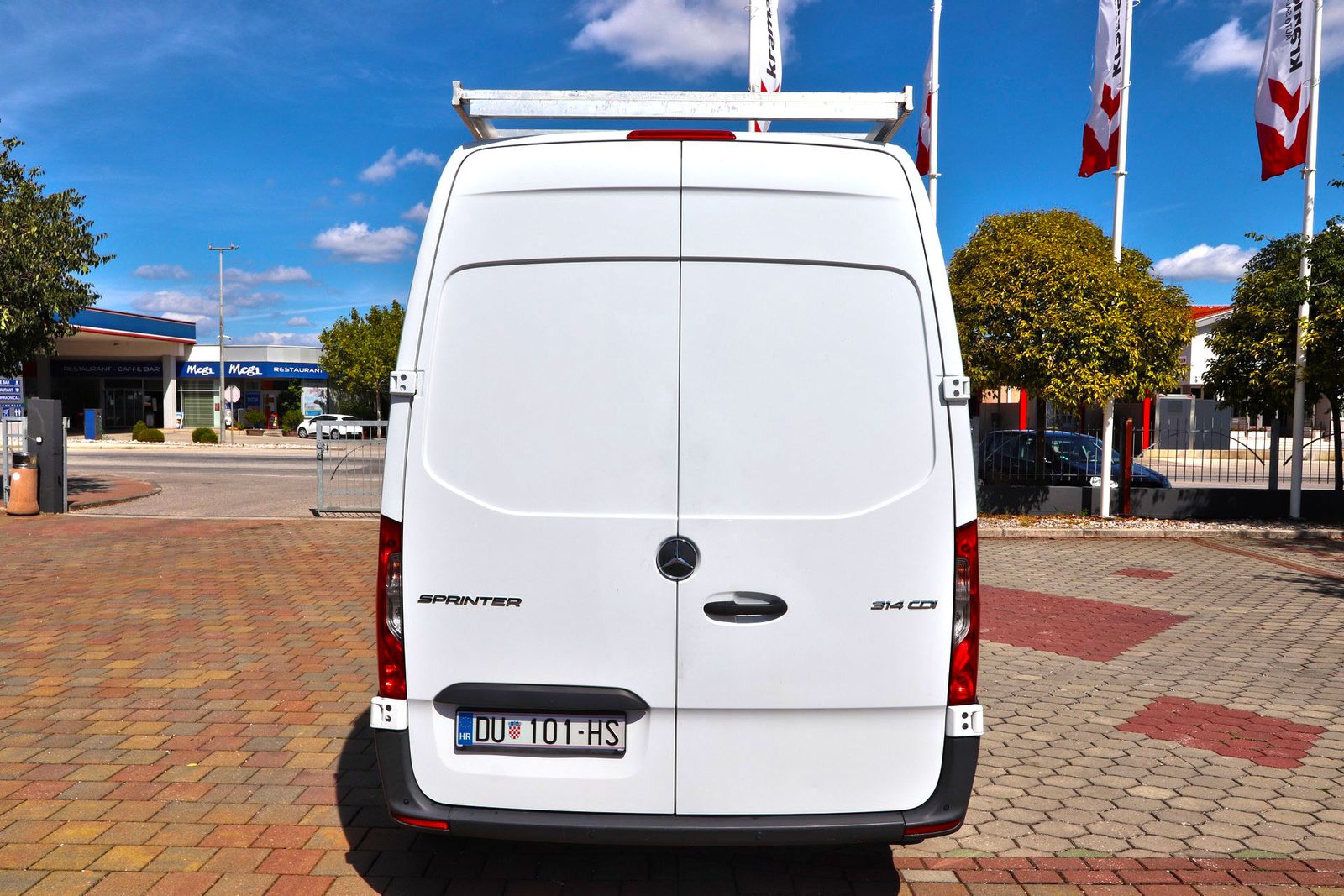 2018 Mercedes-Benz Sprinter — fotografija 14