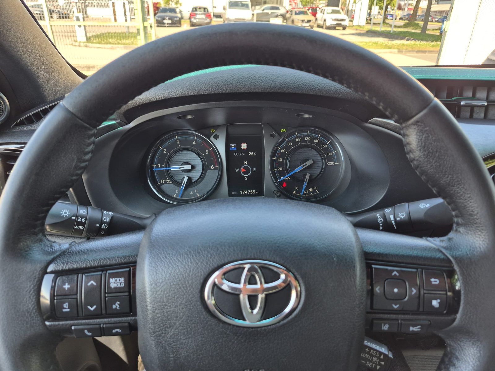 2021 Toyota Hilux — fotografija 17