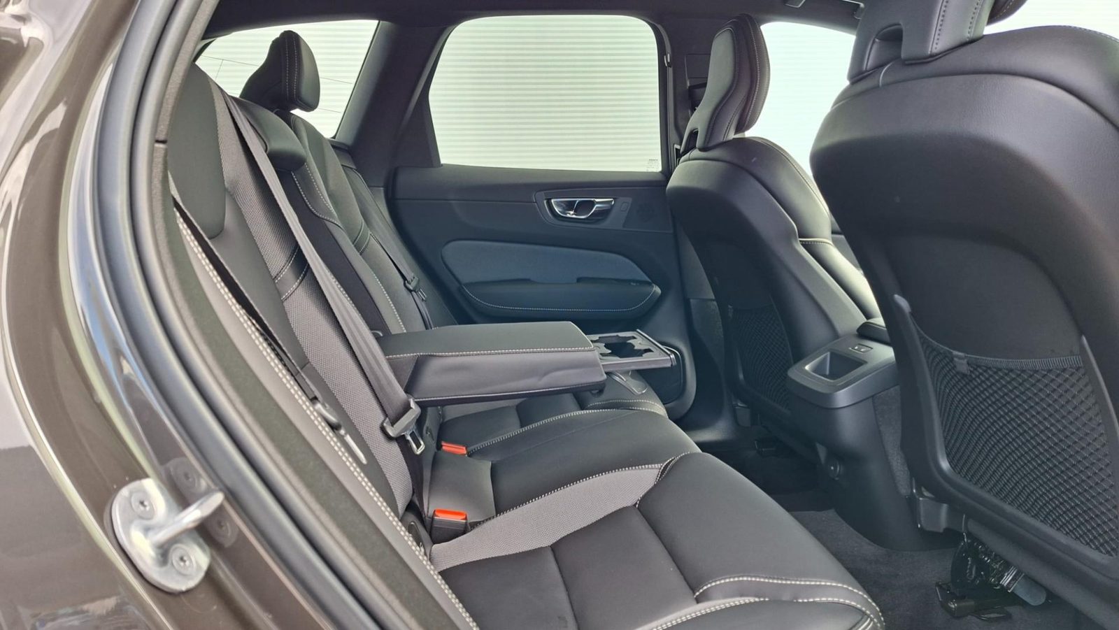 2023 Volvo XC60 — fotografija 6