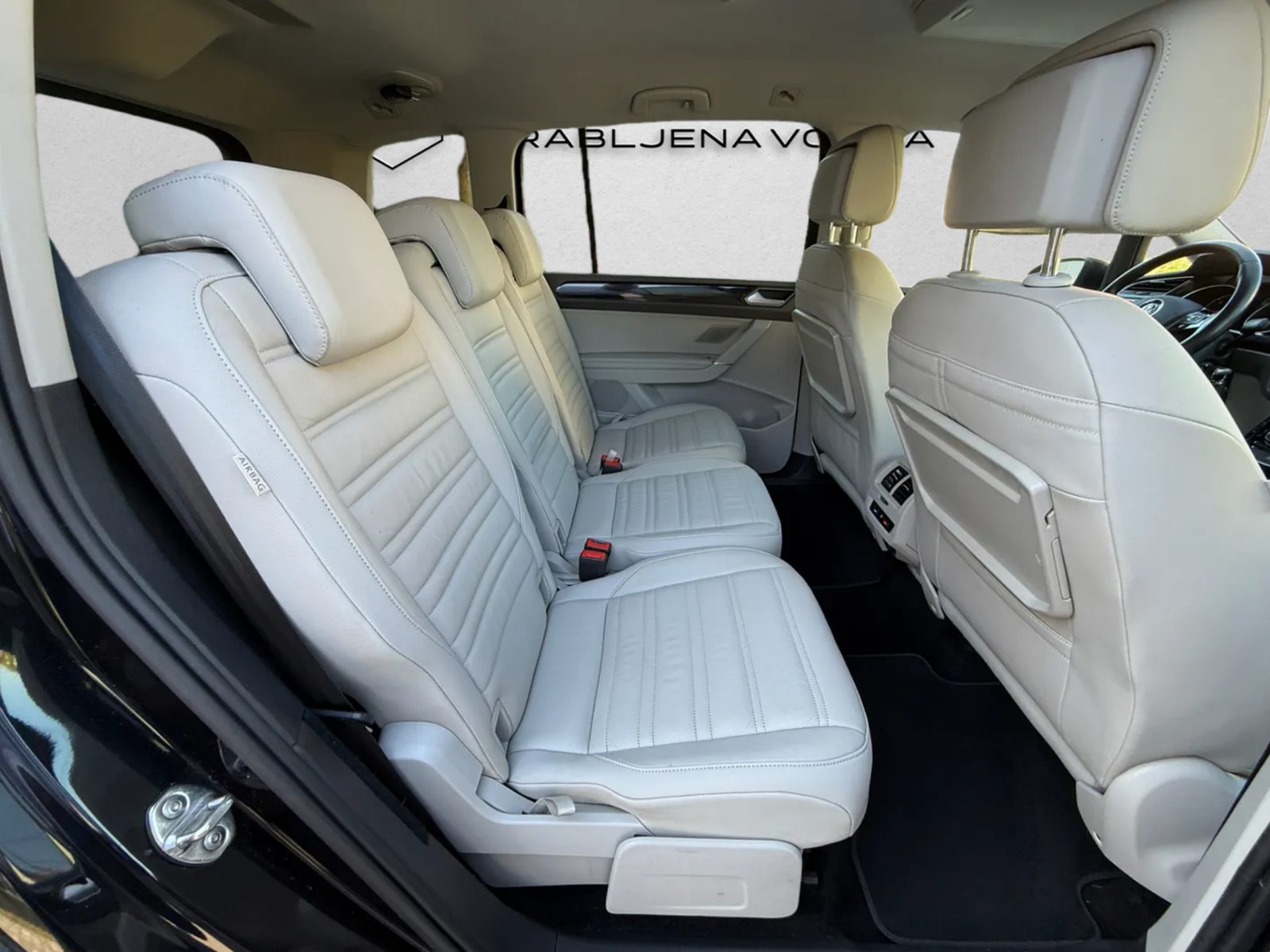 2018 Volkswagen Touran Highline — fotografija 23
