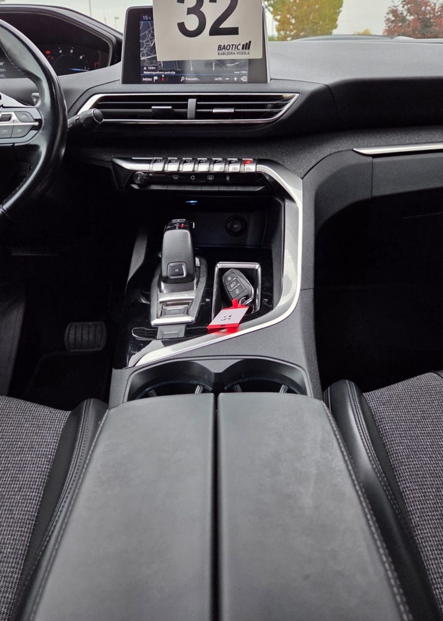 2018 Peugeot 3008 — fotografija 16