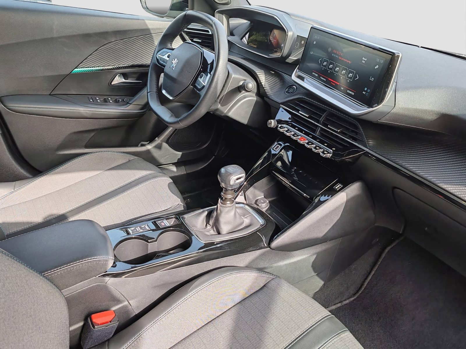 2023 Peugeot 2008 — fotografija 11