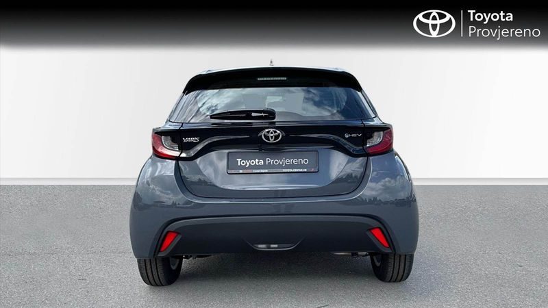 2026 Toyota Yaris — fotografija 3