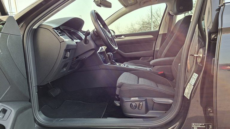 2021 Volkswagen Passat — fotografija 6