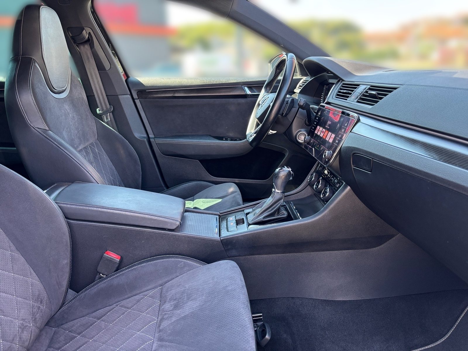 2022 Škoda Superb — fotografija 24