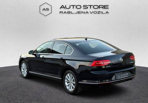 2017 Volkswagen Passat Highline — sličica 6