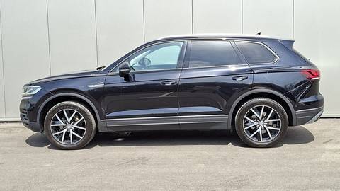 2018 Volkswagen Touareg — sličica 2