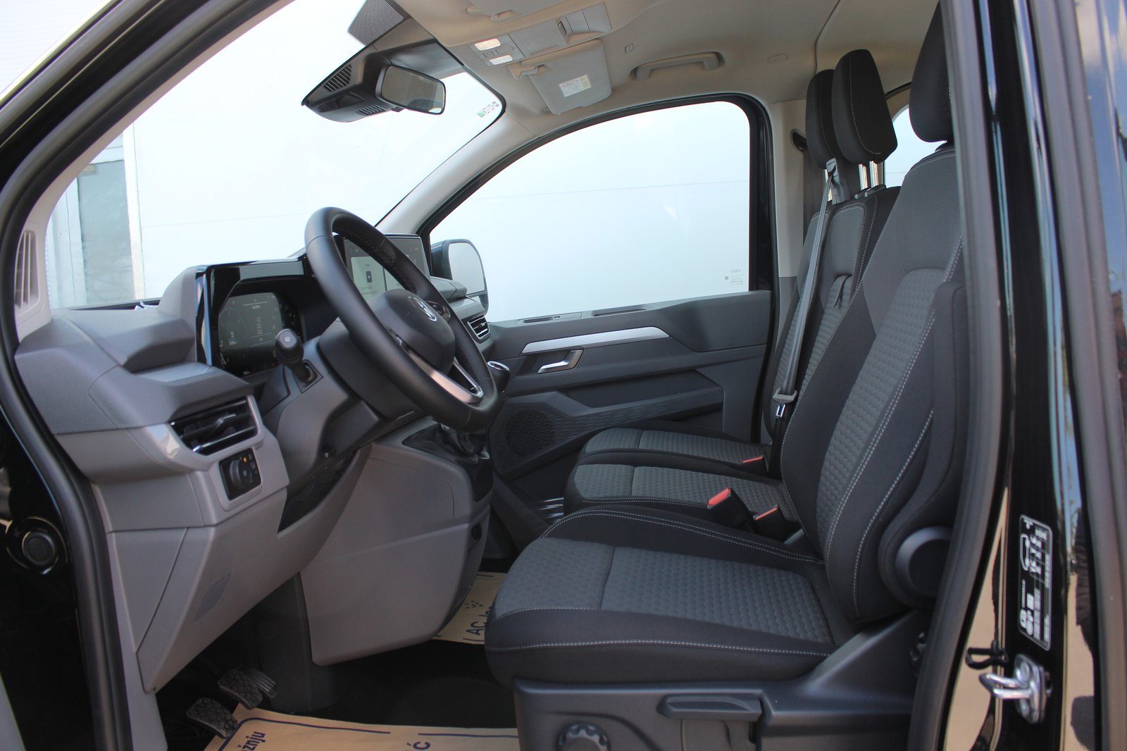 2026 Volkswagen Caravelle — fotografija 8