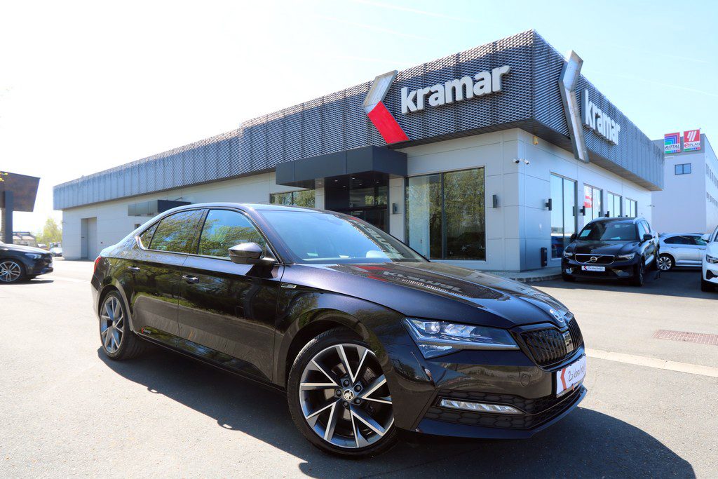 2021 Škoda Superb Sportline — fotografija 12