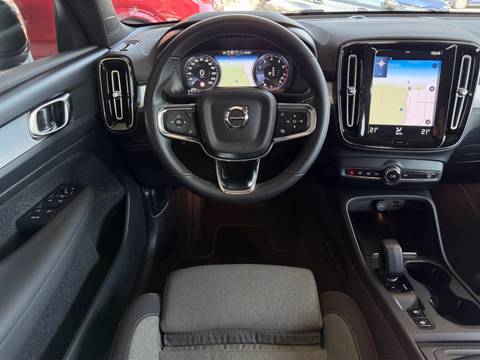 2022 Volvo XC40 — sličica 9